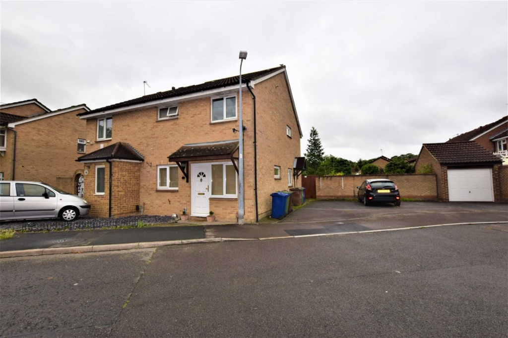 Kiln Way, Badgers Dene, Grays