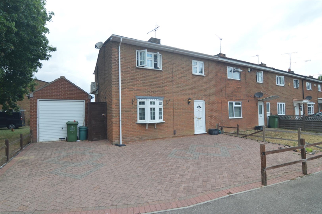 Pattiswick Square, Basildon