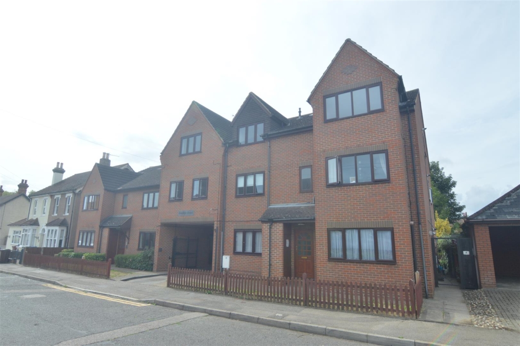 Runnymede Road, Stanford-Le-Hope