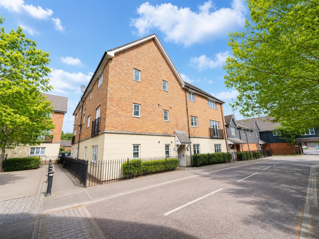 Caspian Way, Purfleet